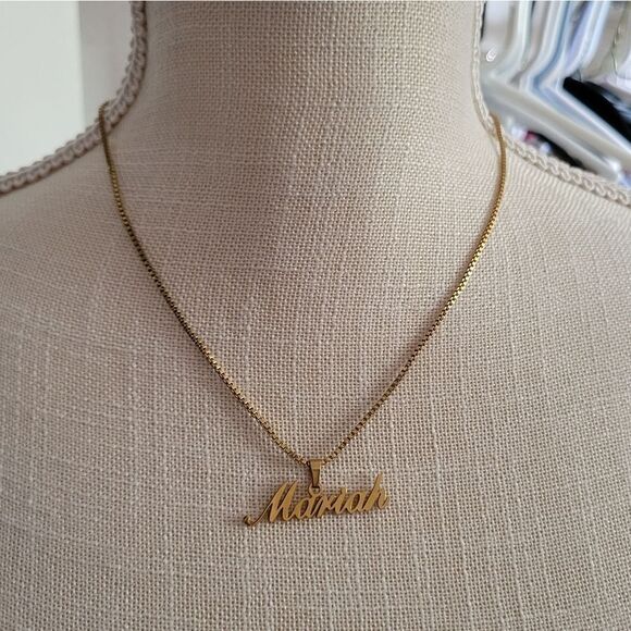 Mariah name necklace - Picture 5 of 5
